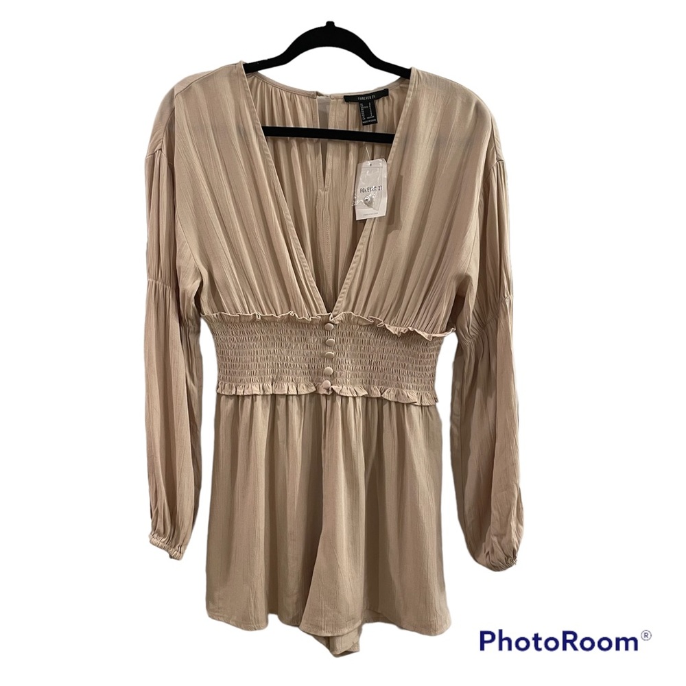 New Forever 21 Plunging Ruffled Smocked Romper Long sleeve Ash Brown Small S